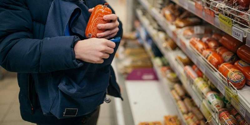 В День города поймали рецидивиста в одном из супермаркетов Орла