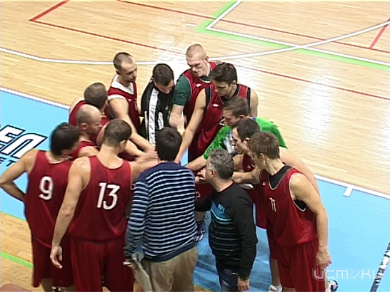 Будущие инженеры и военные выясняли, кто сильнее в баскетболе  Будущие инженеры и военные выясняли, кто сильнее в баскетболе