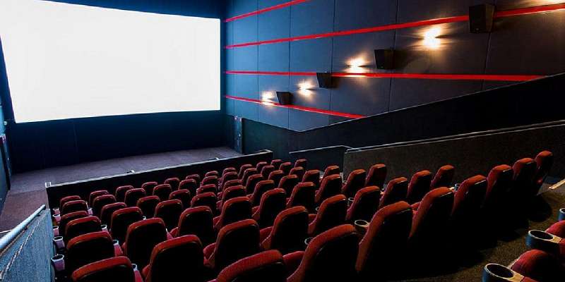 Вопреки рекомендациям Минкультуры РФ кинотеатры в Орле работают