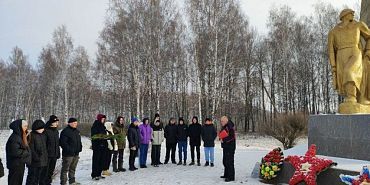 автопробег память Воинские захоронения  Орловские студенты организовали автопробег по местам воинских захоронений Болховского района