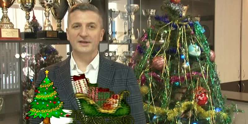 Депутат горсовета Юрий Котляр поздравляет орловчан с Новым годом!