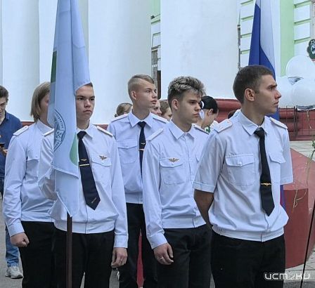 Железнодорожники поздравили студентов с Днем знаний