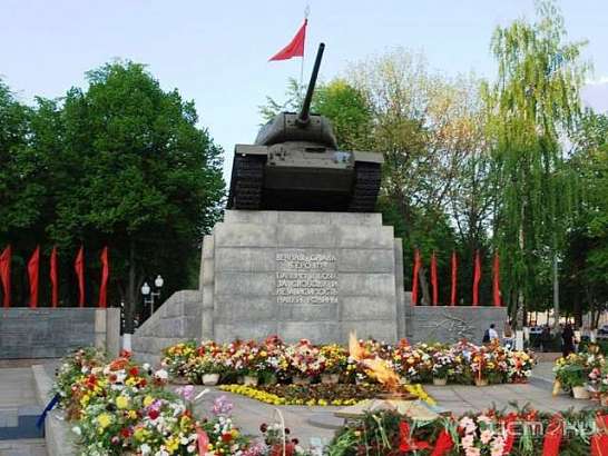 Орел вошел в десятку популярных у туристов на 9 мая городов