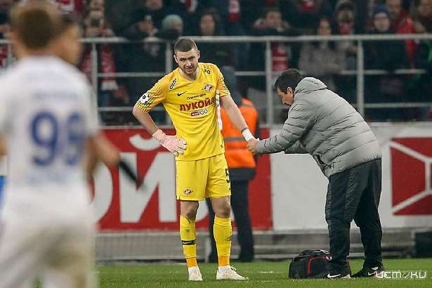 Вратарь московского "Спартака" Александр Селихов выбыл из строя на четыре недели