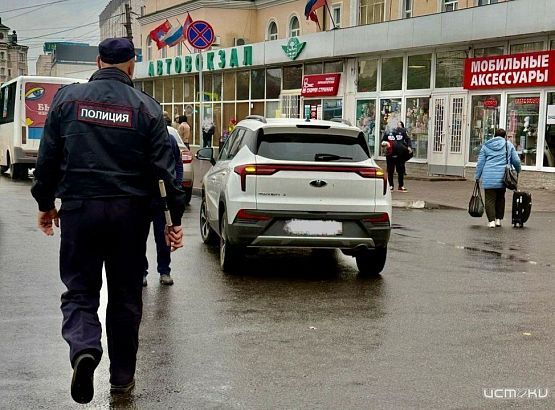 Орловчане жалуются на навязчивых таксистов