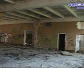 Выбитые окна, сломанная мебель, изрисованные стены - так сейчас выглядит бывший учебный производственный комбинат, расположенный по адресу: ул. Колхоз...