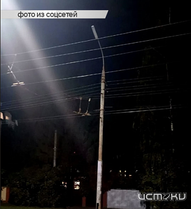 На участке у конечной 6‑го троллейбуса в Орле несколько недель нет освещения