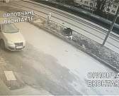 В Орле внедорожник вылетел на тротуар и сбил женщину с ребенком