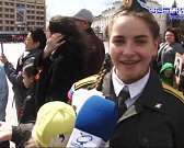 Праздник со слезами на глазах: сегодня на центральной площади города прошел парад в честь Дня Победы.