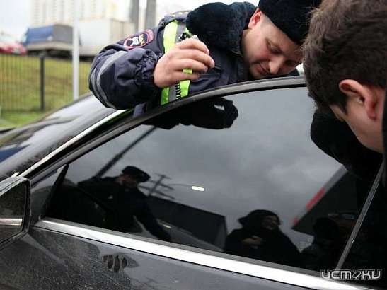 В Орле устроили облаву на тонированные машины