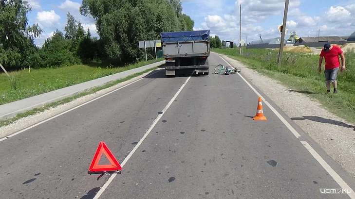 На Орловщине "КАМАЗ" сбил мужчину на велосипеде