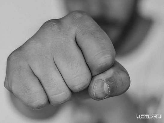 Орловчанин в пьяном угаре сломал рёбра другу