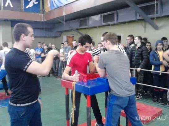 Армрестлеры ССУЗов выявляли сильнейшего