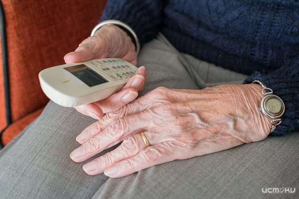 Под предлогом освобождения близкого родственника от уголовной ответственности пожилые орловчанки лишились более полумиллиона рублей