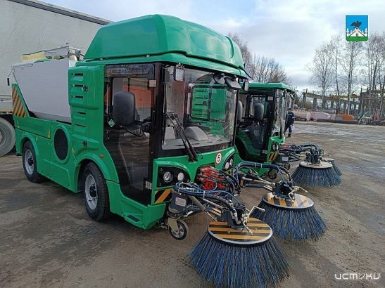 Автопарк "Спецавтобазы" пополнился на 84 машины