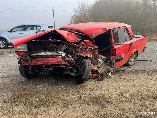 Молодой и пьяный: на Орловщине водитель «Жигулей» врезался в трактор