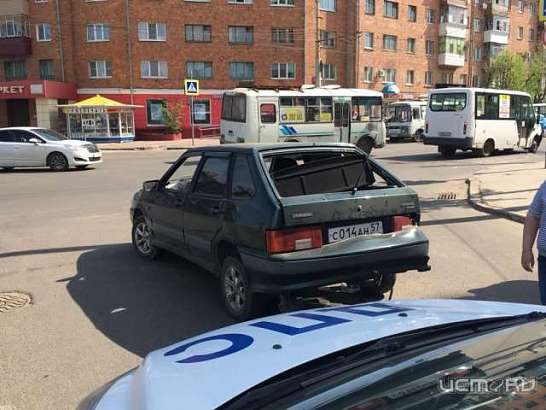 В Орле не поделили дорогу "Жигули" и "Газель"