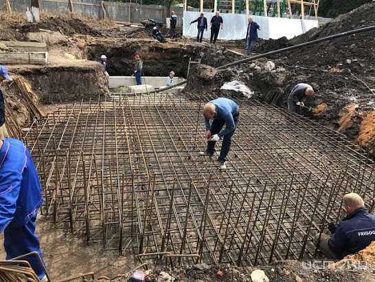 В детском парке Орла устанавливают высокотехнологичный фонтан