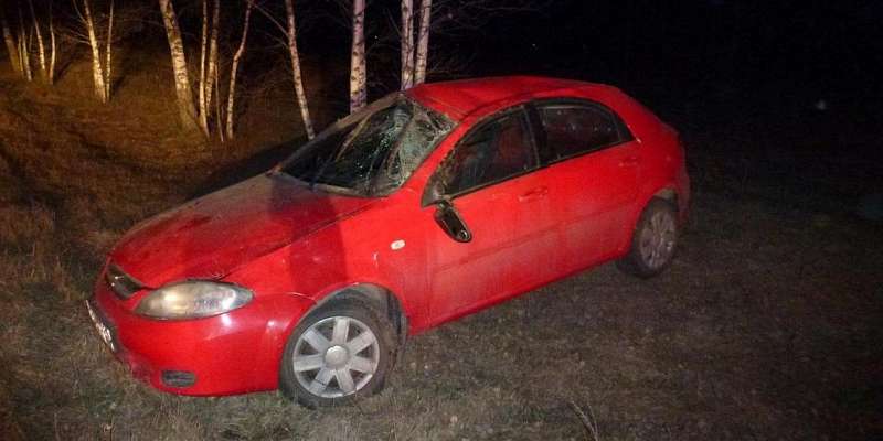 На Орловщине иномарка улетела с трассы и перевернулась