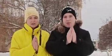 В телеграмм появилось видео, где двое орловчан на коленях умоляют Бастрыкина принять меры