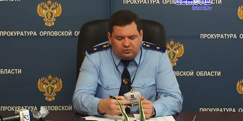 Ремонт сквера Комсомольцев начался не без скандала, а экс-директора фонда капремонта уличили в мошенничестве