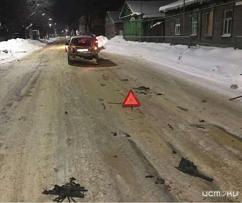 В Орле водитель авто протаранил попутку и скрылся с места ДТП