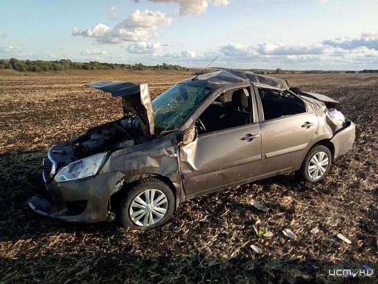 В Орловской области японская иномарка опрокинулась в кювет
