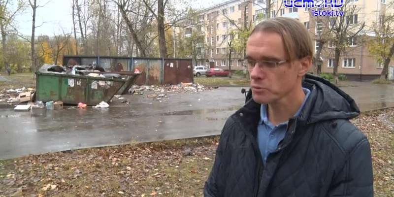 Кто должен оборудовать контейнерную площадку возле домов? Казалось бы должно быть ясно - какая-то определенная организация. Но у нас в области запутаю...