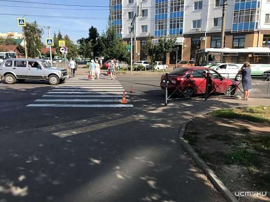 В Орле на пешеходном переходе автомобиль сбил пенсионерку