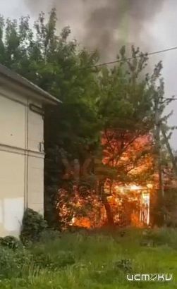 В Орле загорелись гаражи на бульваре Победы