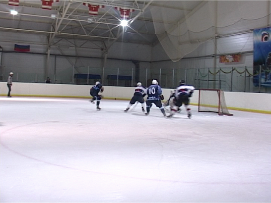 Хоккеисты Орла разгромили гостей из Владимира 