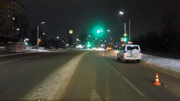 Переходил на «красный»: в Орле пешеход попал под колеса авто 