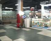 Торговый центр "Модус" на Приборостриотельной работает почти год. Посетителей все больше, и парковочных мест во дворе уже не хватает