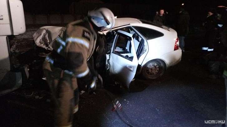 На Орловщине насмерть разбился водитель «Приоры», врезавшись в фуру