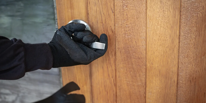 Орловскими полицейскими раскрыта кража стройматериалов и инструмента с дачного участка