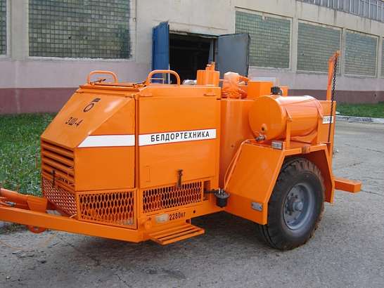 Новые дорожные машины опробуют на Раздольной.