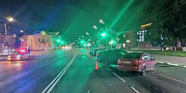 В Орле водитель легковушки устроил массовое ДТП. Есть пострадавший