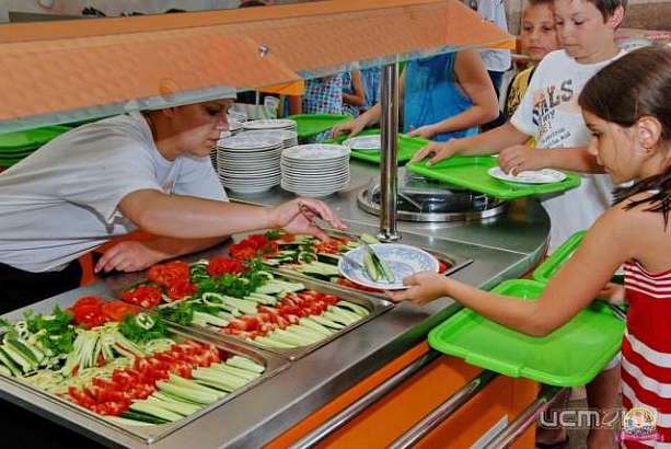 В Орле идет проверка поставщиков продуктов питания для летних оздоровительных лагерей