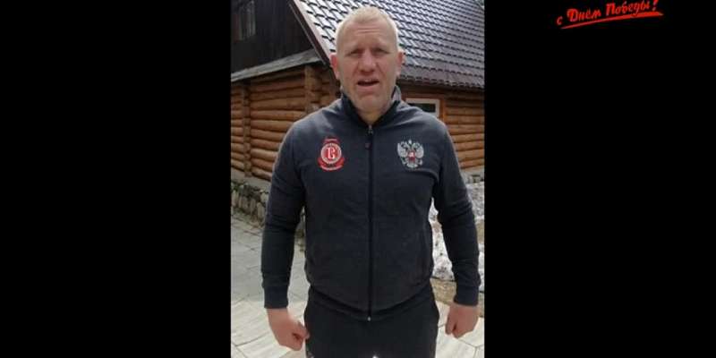 Эдуард Трояновский прочитал строки из стихотворения Расула Гамзатова "Сыновья"