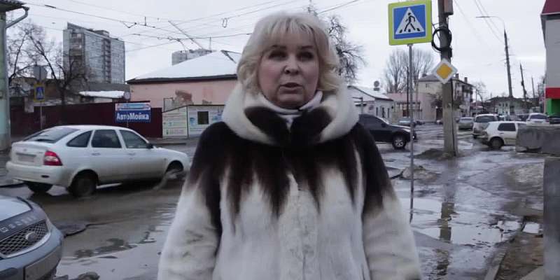 Зависли в воздухе: орловчане недоумевают, зачем привезли столичные автобусы