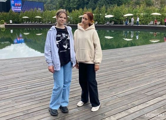 Юные орловские художницы стали победителями конкурса «Семья глазами подростков» 