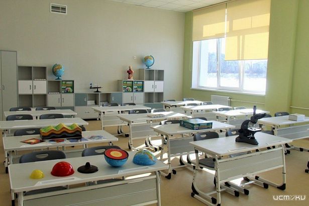 Самая большая школа города показала как выглядит внутри. 53-я школа распахнет впервые для учеников двери 1 сентября