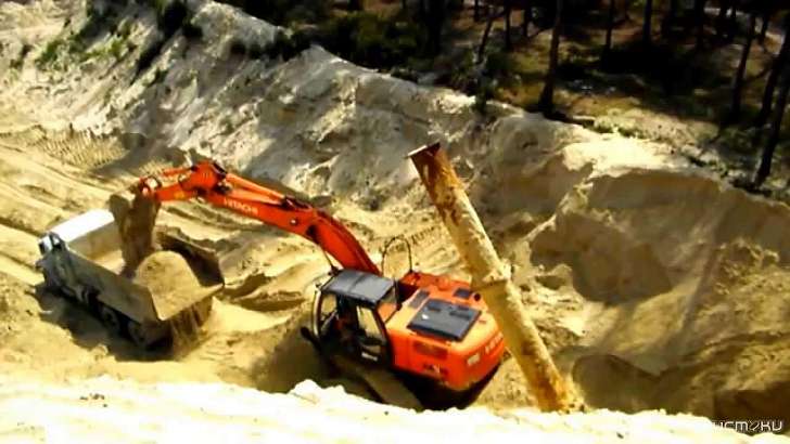 В Орловской области обрушился плодородный слой почвы из-за незаконной добычи песка