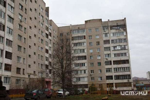 В Орле у жильцов потенциального «карточного домика» угрожают забрать детей