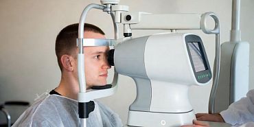 Пятно перед глазами и плывущие линии: когда это опасно