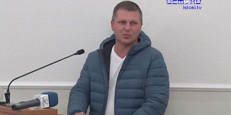 Что-то пошло совсем не так. Буквально через месяц мы должны были торжественно открыть Красный мост. Но конца работам еще не видно, более того, до сих ...