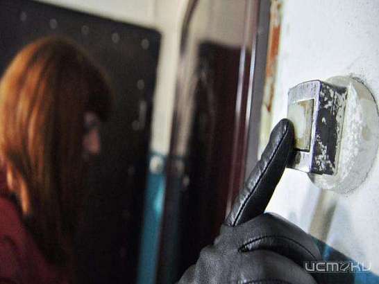 Разыскивают двух женщин, обокравших пенсионера