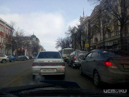 Из-за поломки троллейбуса в Орле на ул. Московской образовался затор