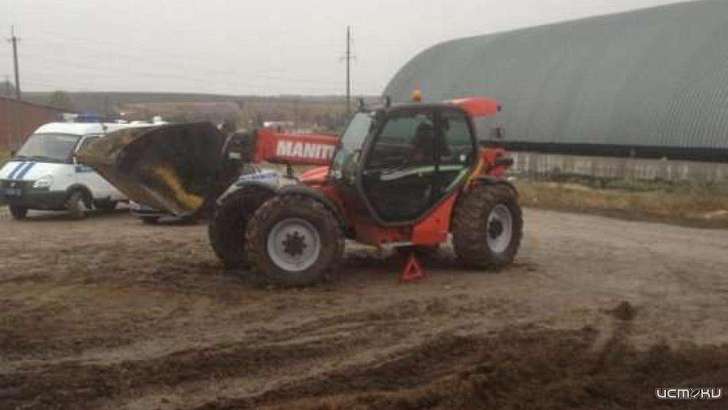 На Орловщине погрузчик сбил молодого человека