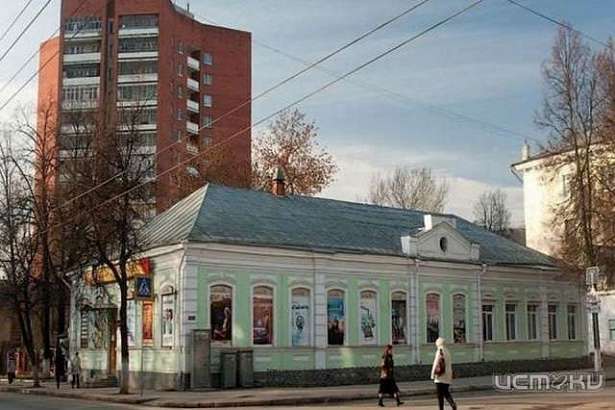 В Орле любителей книг Стругацких приглашают на спектакль «Ужин при свечах» 